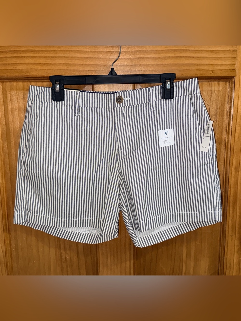 NWT Old Navy Women’s Bermuda Striped Shorts - Navy & White-8 - Picture 3 of 10